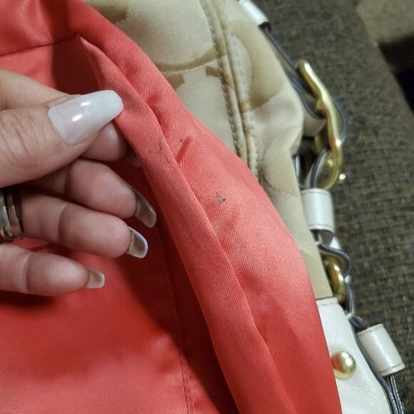 Coach Zoe cream tan white logo horse & carriage Signature C medium tote bag - Picture 9 of 16